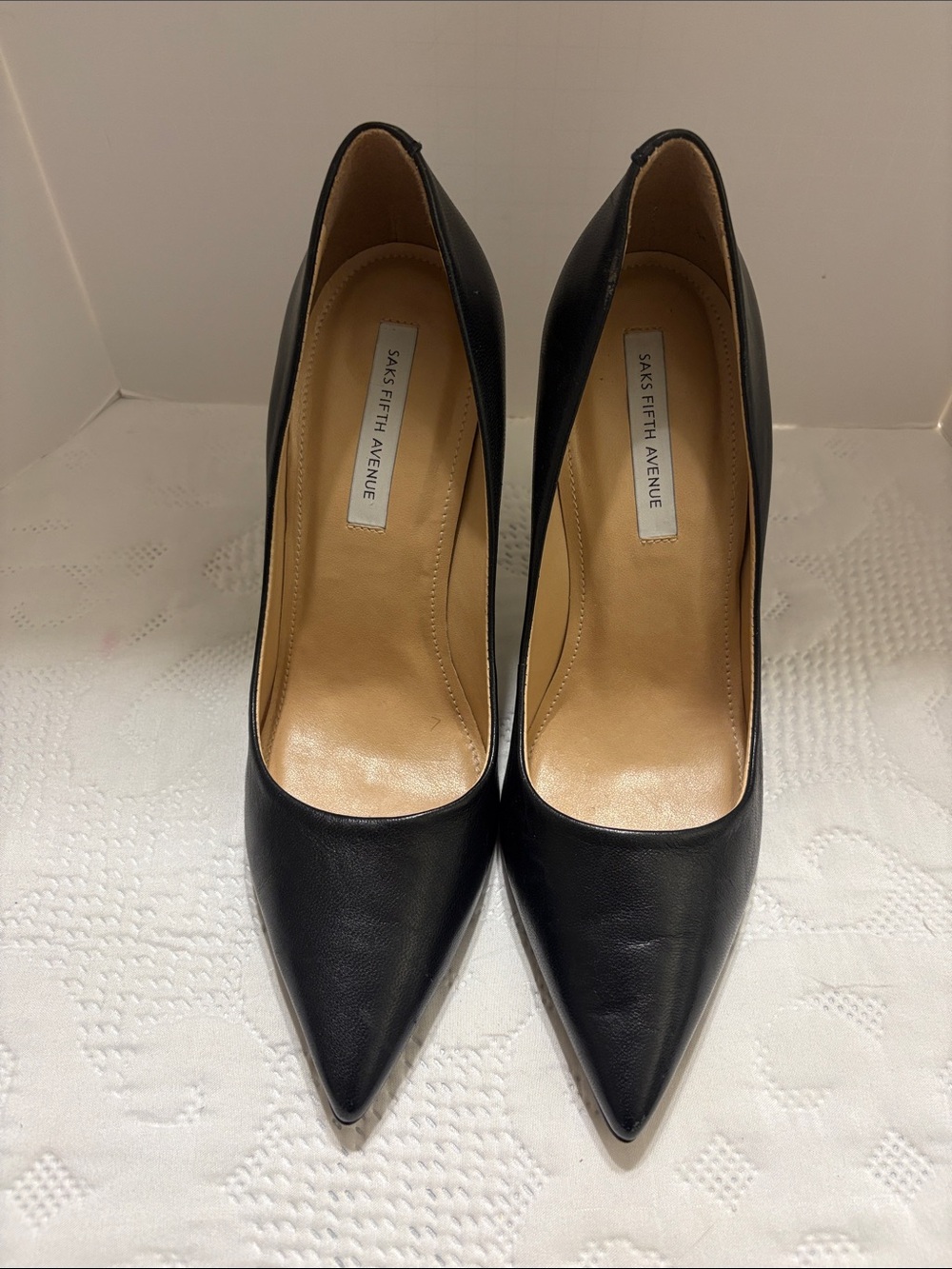 Saks Fifth Avenue Black Pointed-Toe Classic Pumps-Vintage